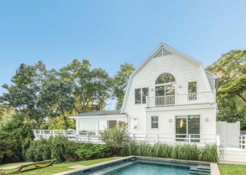 45 Windward Lane, East Hampton