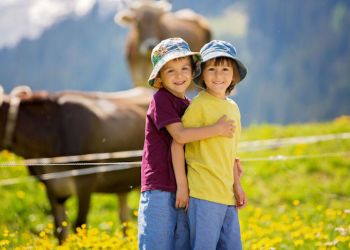 kids on the farm