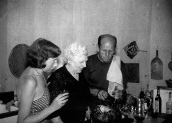 Jackson Pollock carves a turkey while Lee Krasner and Stella Pollock, his mother, wonder if it’s now a work of art (Springs, 1950)