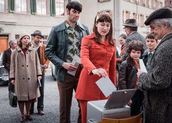 Nora (Marie Leuenberg ) and Hans (Maximilian Simonisch) cast their ballots in 