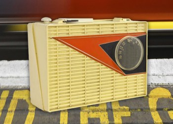 Hamptons Subway is giving out old transistor radios this week