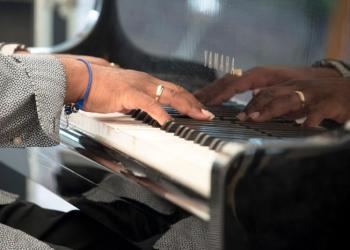 Pianist extraordinaire Eric Reed was one of the 16 greats musicians assembled to honor Peter Jennings and support the Bridgehampton Child Care & Recreration Center.