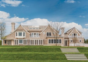 A transitional home in Sagaponack listed with Alan Schnurman of Saunders.