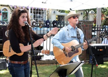 Sara Hartman and Mick Hargreaves perform at the Southampton Arts Center grounds during Southampton Septemberfest.