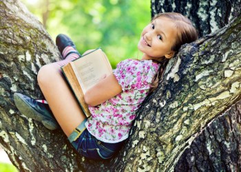 girl reading