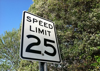 Speed Limit 25 sign