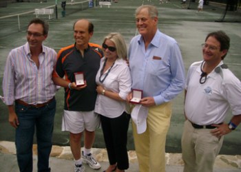 Courtney Ross, center, at Pro Am Tennis Tour