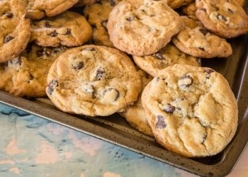 homemade chocolate chip cookies