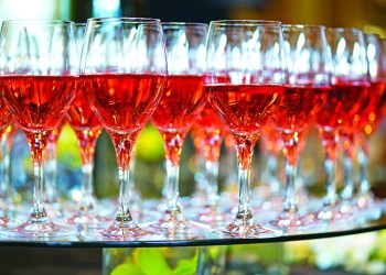 Sparkling rosé wine, Photo: iStock