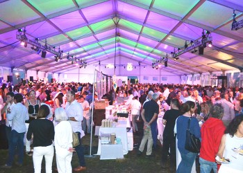 The tent at Dan's Taste of Summer 2018 was packed! Photo: Carole Blankman Ginsburg