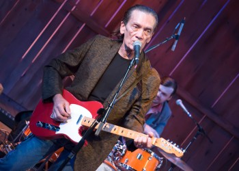 G.E. Smith on stage