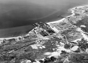 #87 Aerial Smith Meal fish plant, 1954. Dave Edwardes Collection, Montauk Library