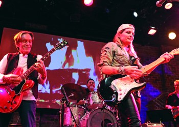 Special guest G.E. Smith and Nancy Atlas, Photo: Barbara Lassen