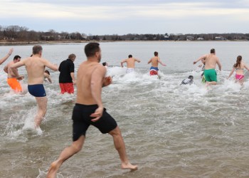 Frosty Plunge at HarborFrost, Photo: Barbara Lassen