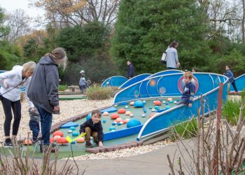 CMEE mini golf course fun