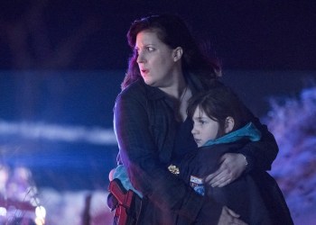 Allison Tolman and Alexa Swinton in 