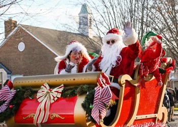 Dan Rattiner in the East Hampton Santa Parade