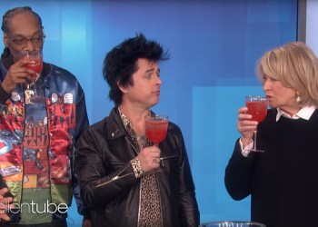 Snoop Dogg, Billy Joe Armstrong and Martha Stewart cook on 'The Ellen Show'