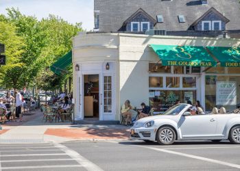 Golden Pear is one of many excellent Hamptons food shops with takeout meals