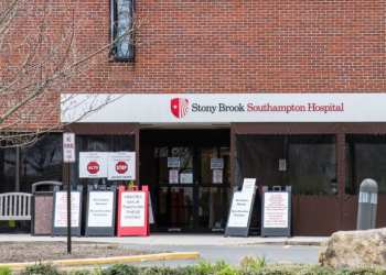 STONY BROOK SOUTHAMPTON HOSPITAL IS ACCEPTING VISITORS AGAIN. PHOTO BYLISA TAMBURINI