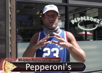 Dave Portnoy reviewing Pepperoni's