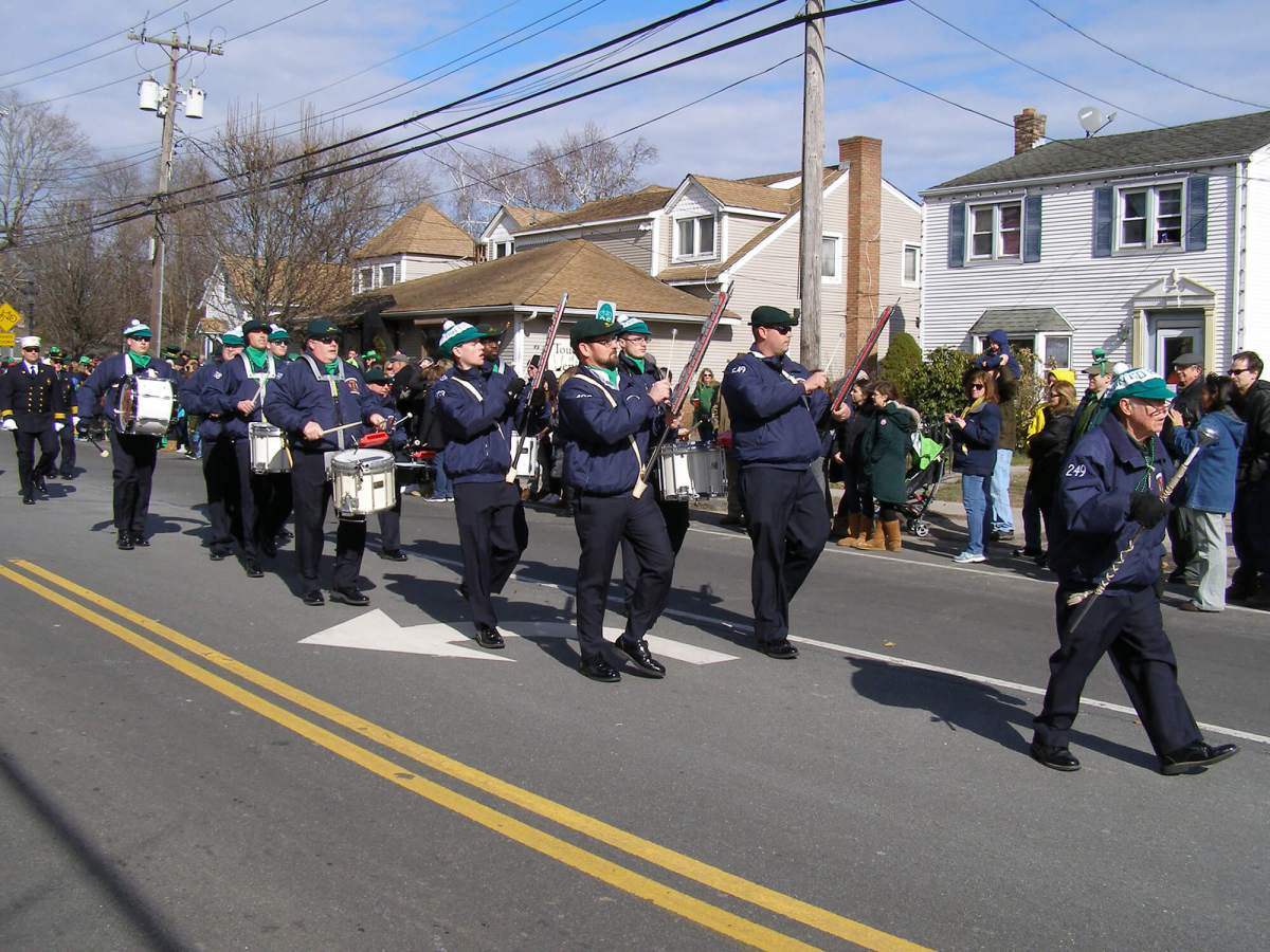 The North Fork Chamber of Commerce and the Cutchogue Fire Department celebrated the Emerald Isle on Saturday, with their 14th annual St. Patrick’s Day parade. Kilts and bagpipes, drums and uniforms, and even a marching pig were the order of the day.