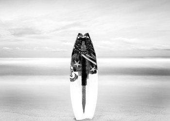 Gal-white-room-SURFBOARD-AT-WHITE-SANDS-MONO-CHROMA-1