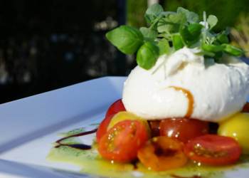 Southampton Social Club's Burrata Caprese, Photo: Courtesy Southampton Social Club