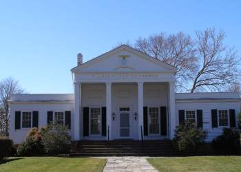 Dering Harbor Village Hall