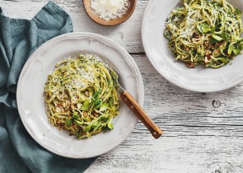 Spaghetti with vegetables, spinach and parmesan