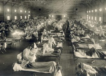 1918-flu-Emergency_hospital_during_Influenza_epidemic_Camp_Funston_Kansas_-_NCP_1603-e1588711188494