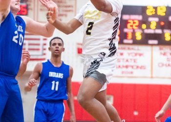 Center-Moriches-Boys-Basketball-NaeJon-Ward-2_Grant-scaled