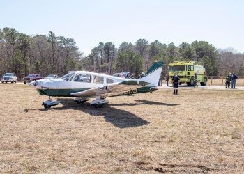 Heller_EHFD-Plane-Off-Runway-at-EH-Airport-4-25-20_2094