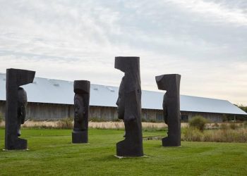 Jaume Plensa (Spanish, born 1955), Carlota (oak), Julia (oak), Laura Asia (oak), and Wilsis (oak), 2019, bronze. Courtesy Parrish Art Museum.