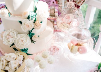 You can’t put your wedding cake planning on hold forever; get a jump start at the wedding showcase!