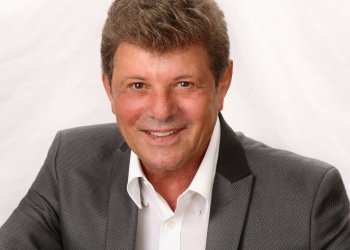 See Frankie Avalon on the North Fork