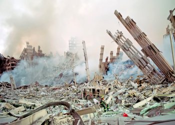 One of Michael Heller’s photos from Ground Zero, the day after the September 11 attack, won an award in the 2004 international Videofuego (“Fire photo and video”) contest. The “Premio-Internacional Bombero de Oro de Fotografia” award translates to “International Gold Firefighter Award for Photography.”