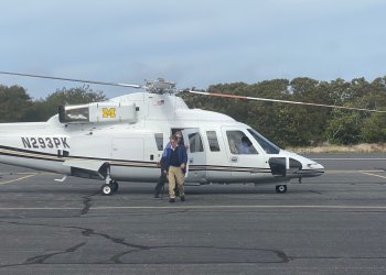 Geraldo steps off the helicopter he borrowed from Sean Hannity.
