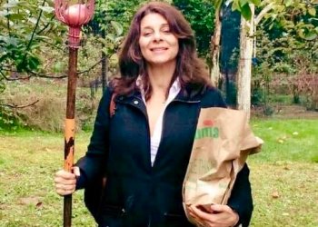 Angela LaGreca apple picking in East Hampton, October 2014