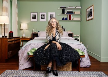 Sarah Jessica Parker in Carrie Bradshaw's Sex and the City Airbnb apartment