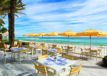 Eau Palm Beach's Breeze Restaurant