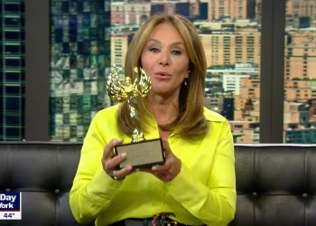 Rosanna Scotto shows off her Power Women of Manhattan award on Good Day NY