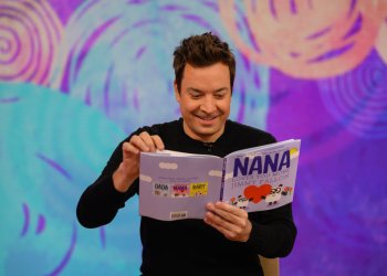 Jimmy Fallon reads 