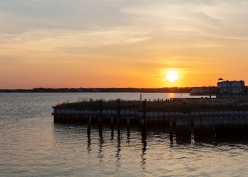 Sunset Harbor, Located at EHP Resort & Marina - home of Si Si, where it's near impossible to get weekend reservations