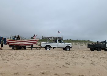 Protest at Truck Beach passes oceanfront homeowners