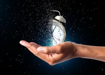 Clock Dispersing in hand