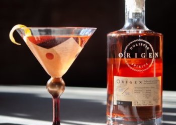 Holistic Hunter Jumper cocktail with Origen Holistic Vodka