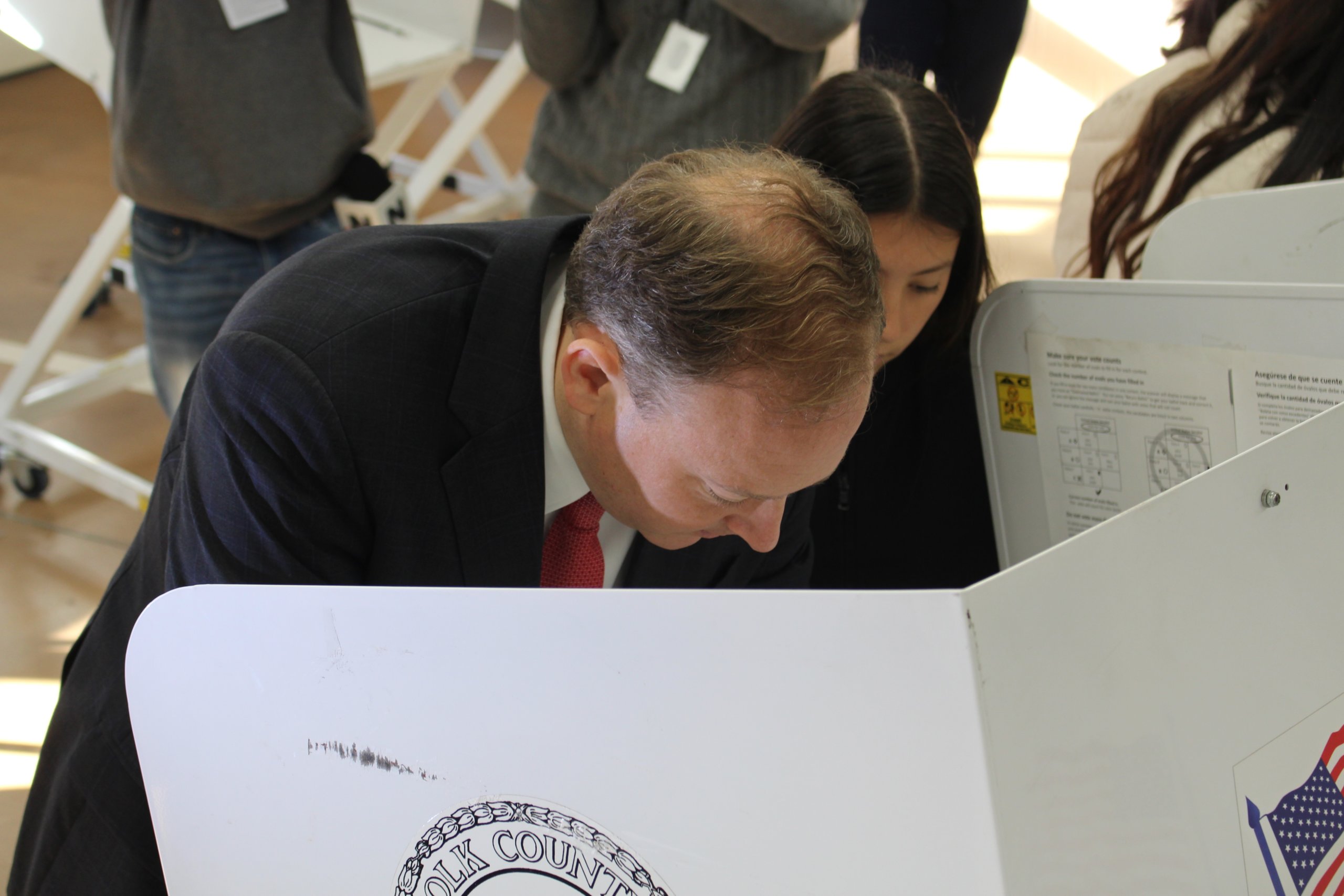 Lee Zeldin fills in his ballot on Election Day 2022