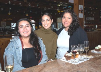 Jeslyn Perdomo, Maria Sanli, Luisa Martinez at Pindar wine & cupcake pairing