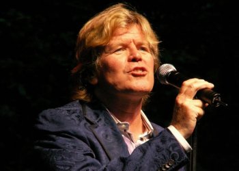 Peter Noone performing in 2007. (Cindy Funk)